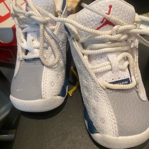 Worn a few times. Great condition